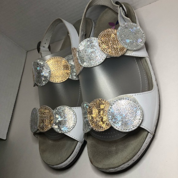 Silver and Gold Open-Toe Sandals with Adjustable Straps size 8 - Picture 4 of 9